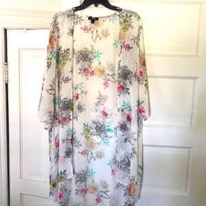 Torrid Kimono Top Light Floral White Size 1/2